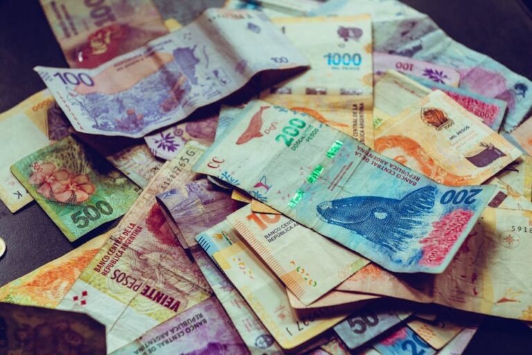 sec cracks down on illegal lenders in the Philippines - Photo by Walter Medina Foto on Pexels