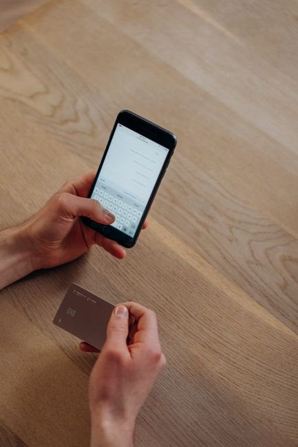bad credit loan philippines in the Philippines - Photo by Mikhail Nilov on Pexels
