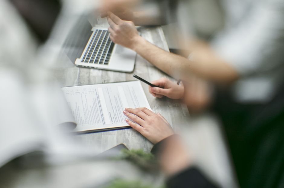 loan calculator PH in the Philippines - Photo by Mikhail Nilov on Pexels